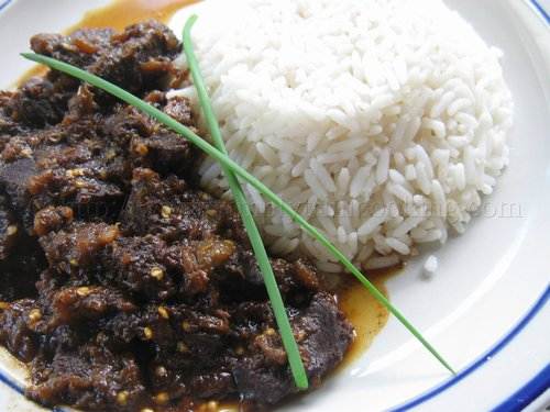 stew eggplant with beef