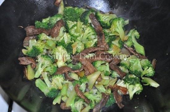 An Easy and Fast Beef with Broccoli - Simply Trini Cooking